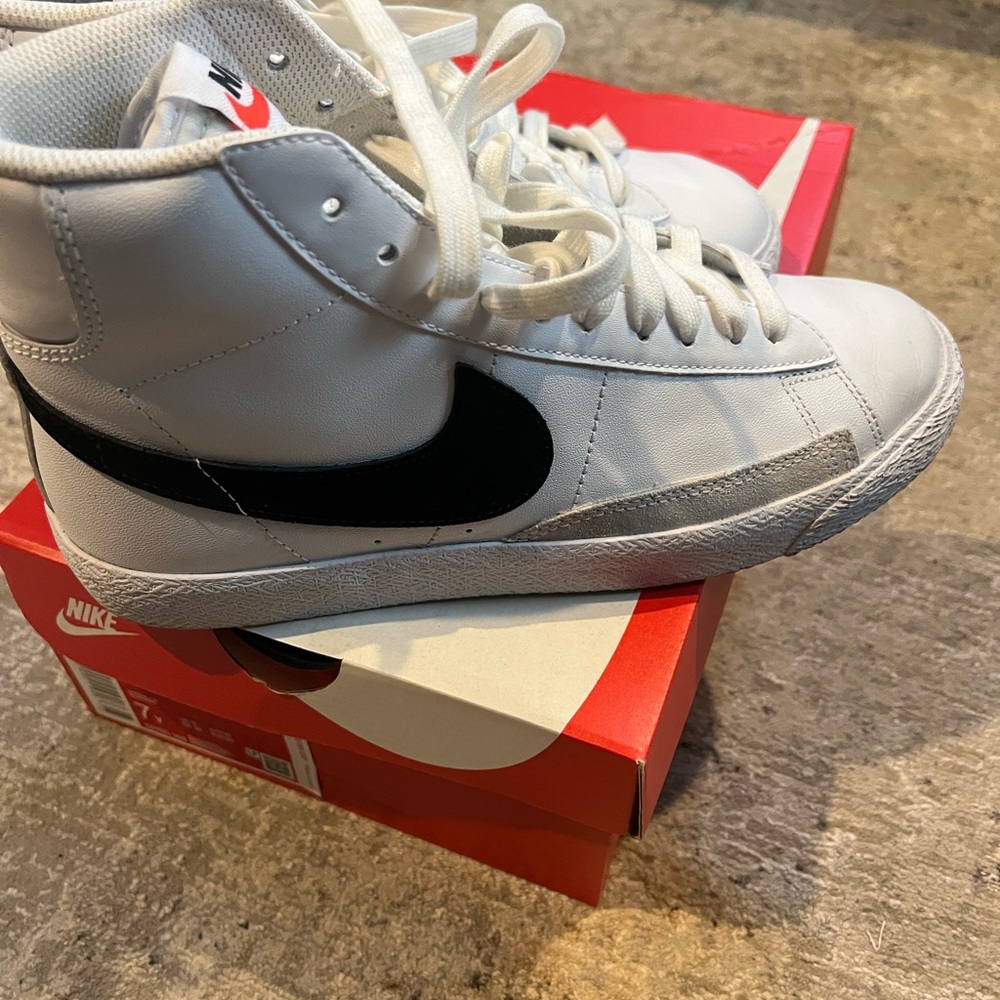 Nike Blazer Mid ‘77
